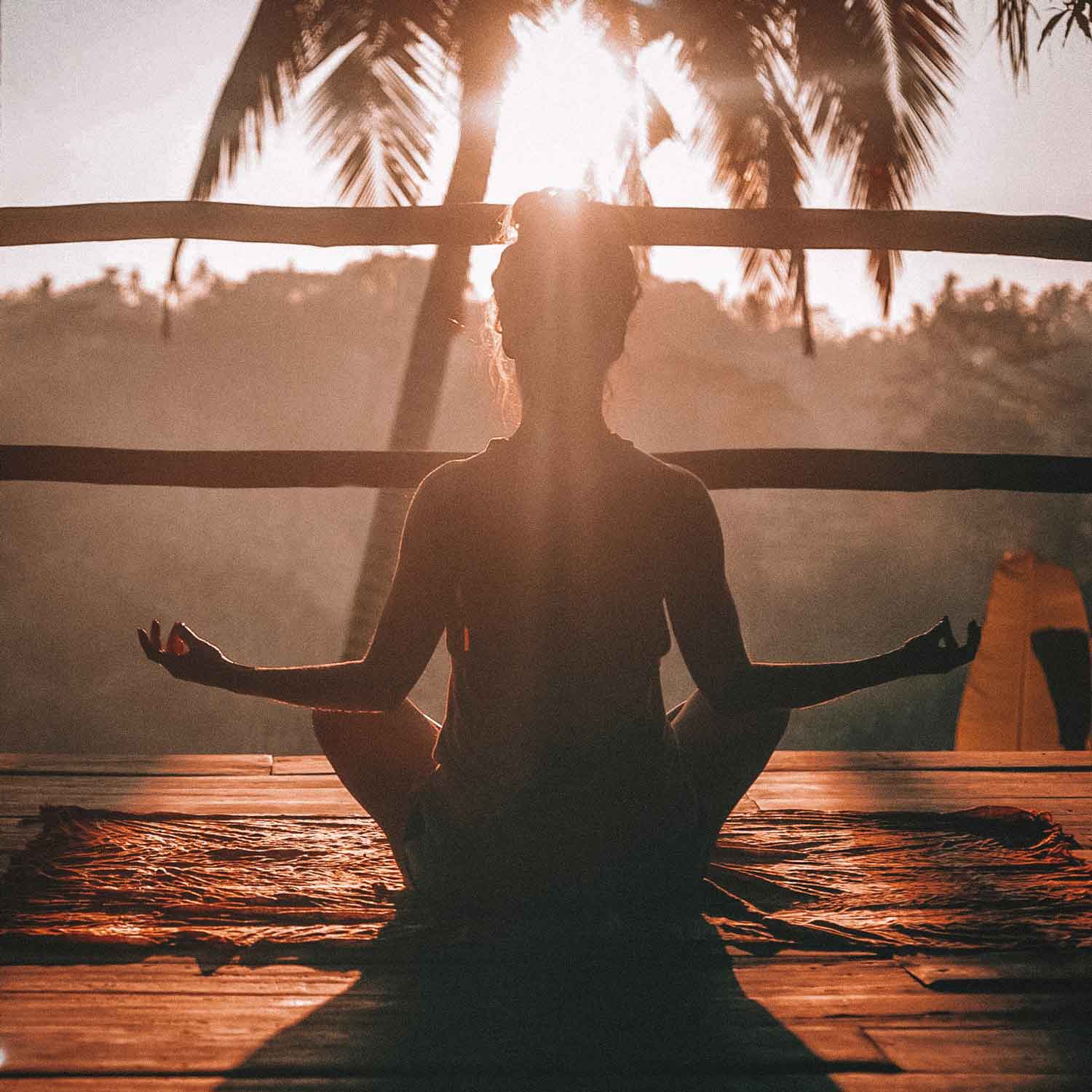 Frau im Meditationssitz